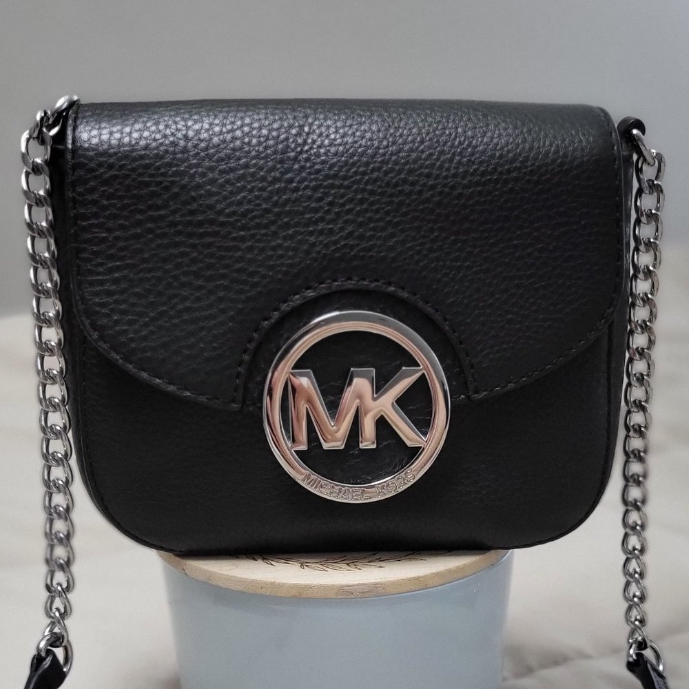 Michael Kors Fulton small black pebble leather. Excellent condition!!